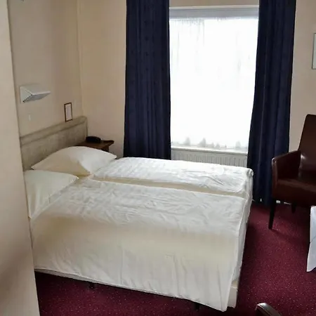 ホテル Valckenborgh - Centre & Parking 3*