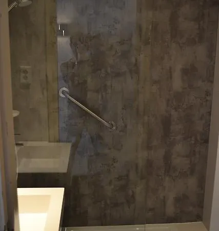 Valckenborgh - Centre & Parking Szálloda 3*