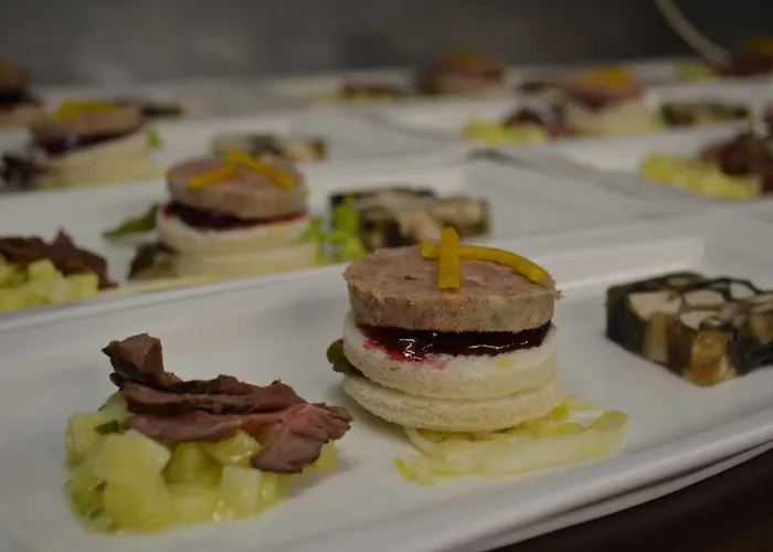 Valckenborgh - Centre & Parking Hotel 3*