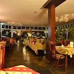 Valckenborgh - Centre & Parking Hotell 3*